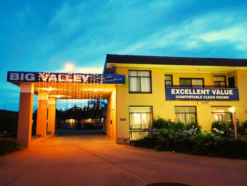 Big Valley Lakeside Paradise Motor Inn Shepparton Exterior photo