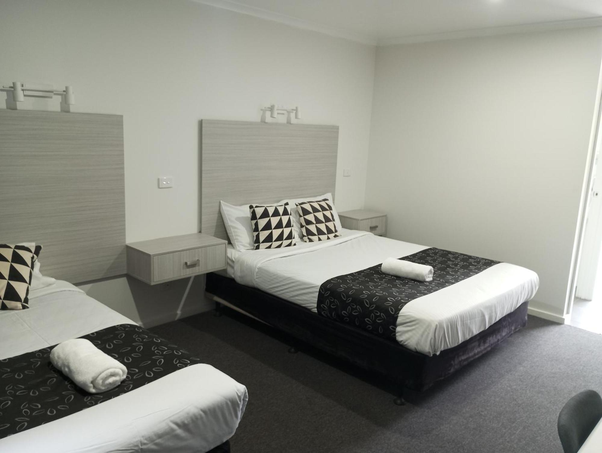 Big Valley Lakeside Paradise Motor Inn Shepparton Exterior photo