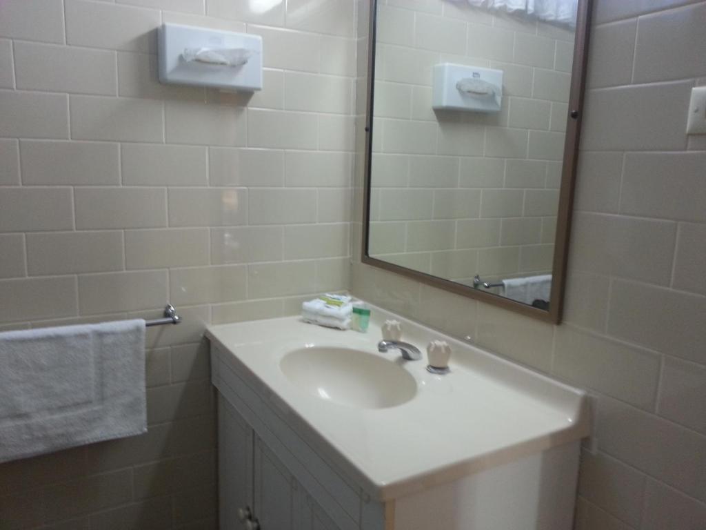 Big Valley Lakeside Paradise Motor Inn Shepparton Room photo